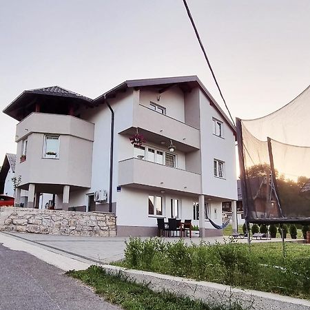 Apartmani Bilic Korenica Ngoại thất bức ảnh