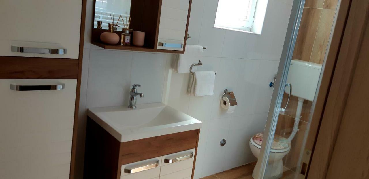 Apartmani Bilic Korenica Ngoại thất bức ảnh