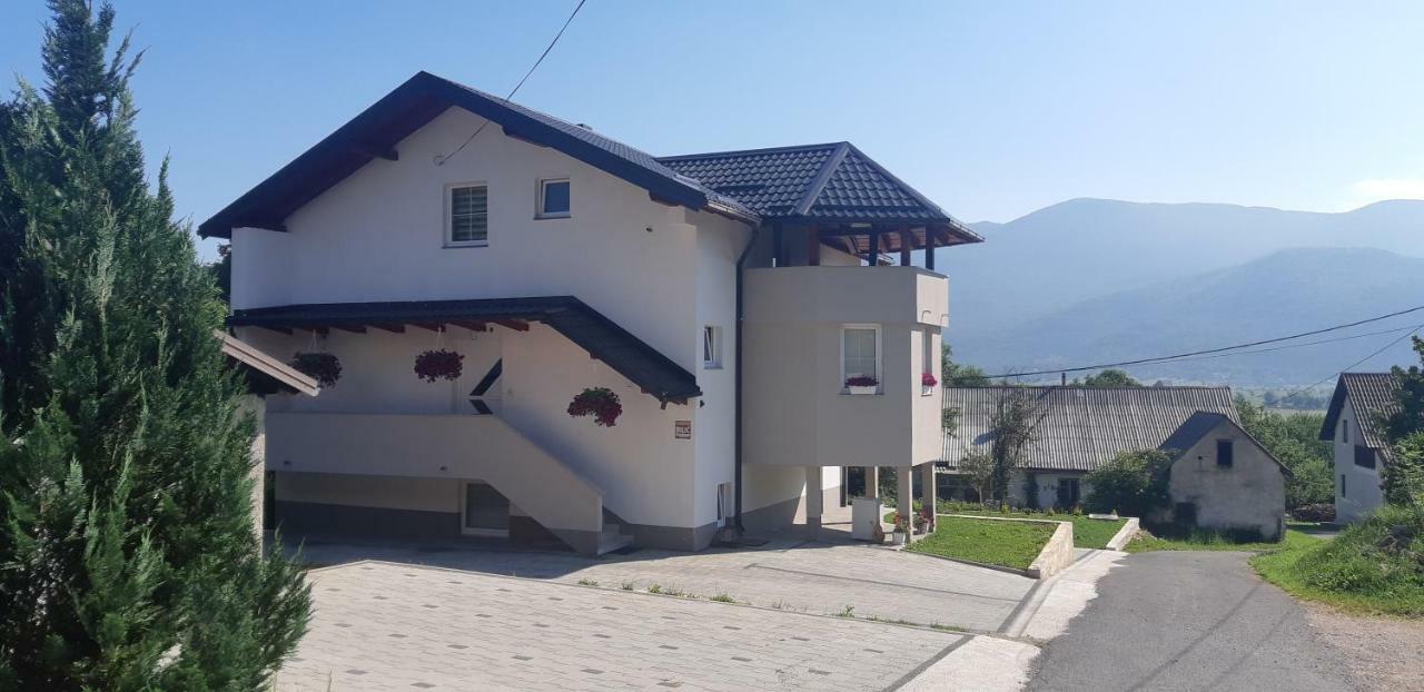 Apartmani Bilic Korenica Ngoại thất bức ảnh